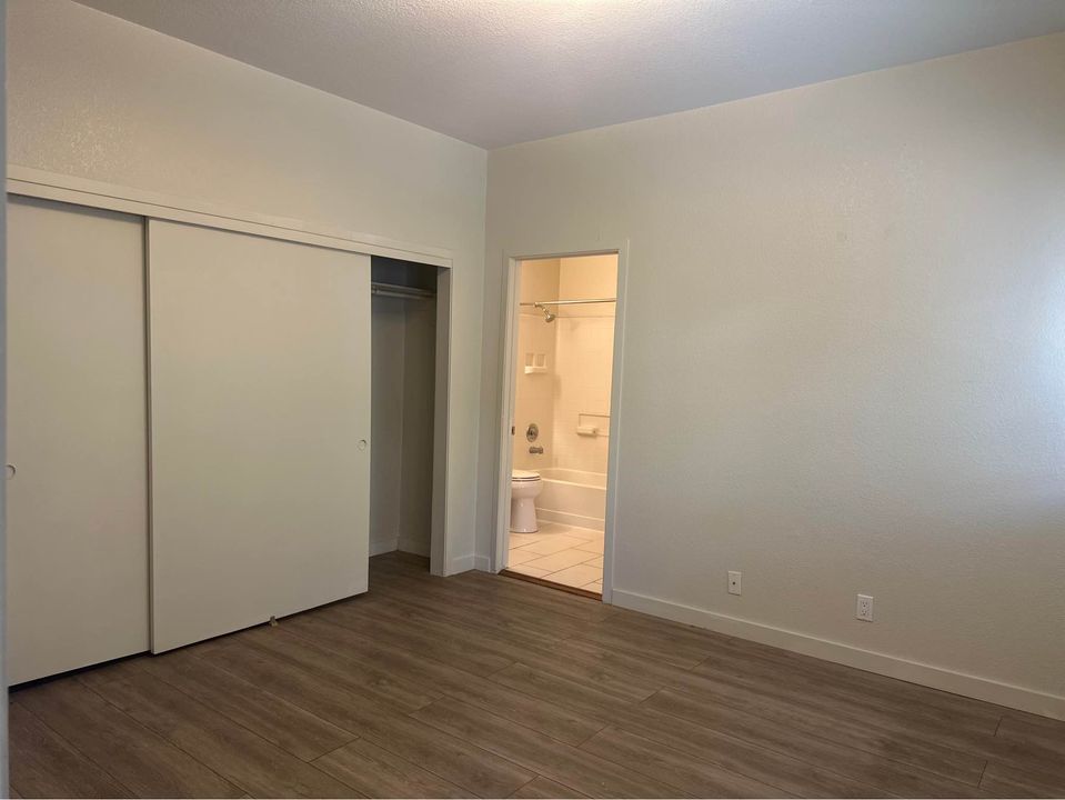 1 Bed 1 Bath - Townhouse photo'