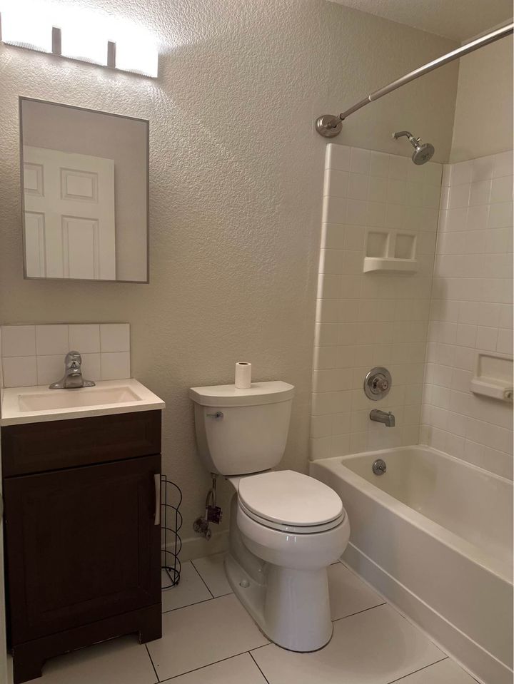 1 Bed 1 Bath - Townhouse photo'