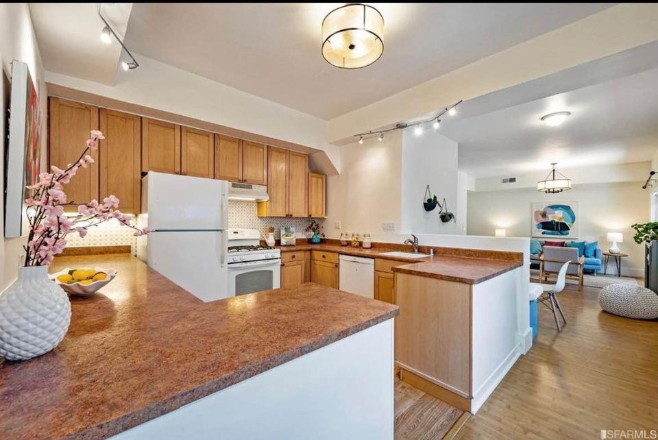 1 Bed 1 Bath - Townhouse photo'