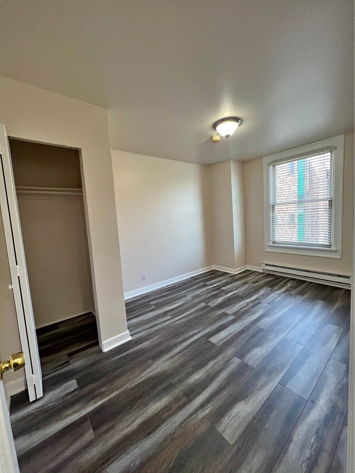 2 Beds 1 Bath Apartment