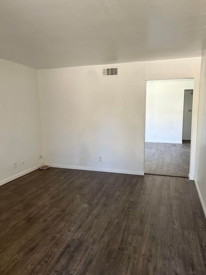 2 Beds 1 Bath - House photo'