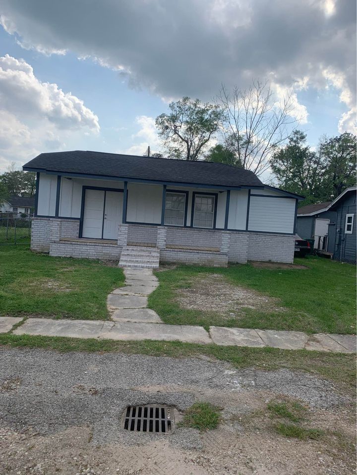 2 Beds 1 Bath - House photo'