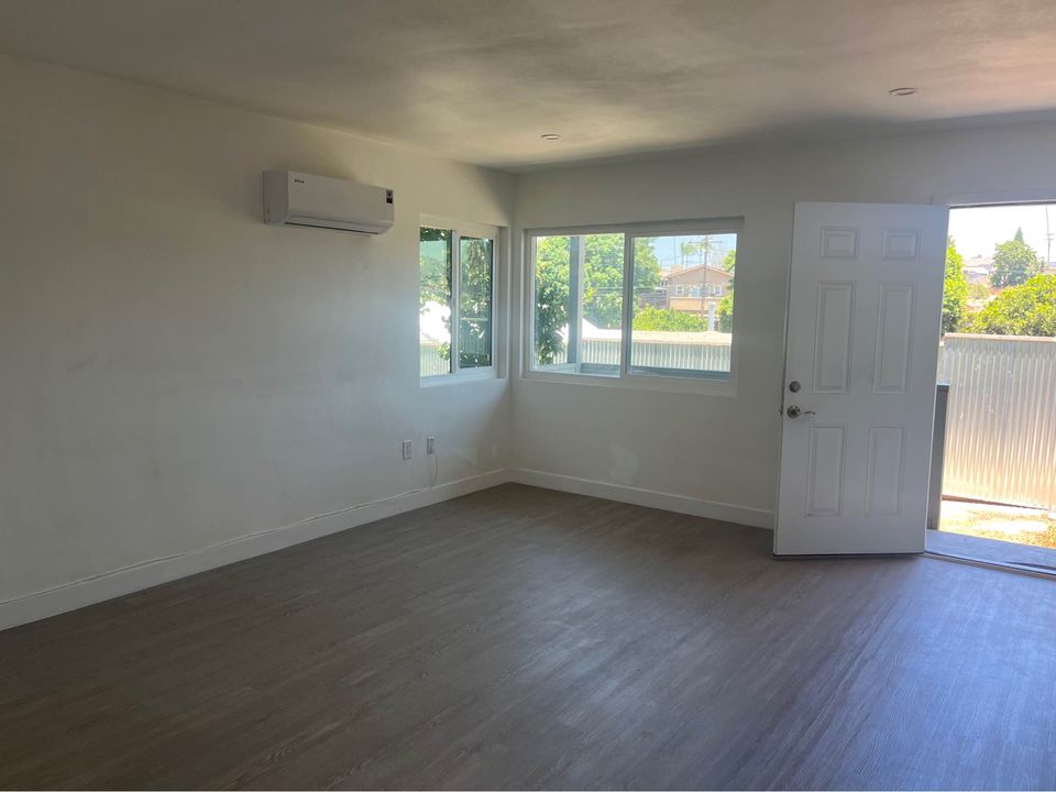 2 Beds 1 Bath - House photo'