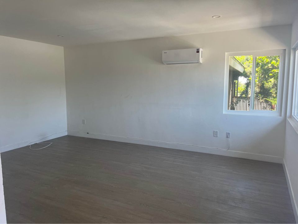 2 Beds 1 Bath - House photo'