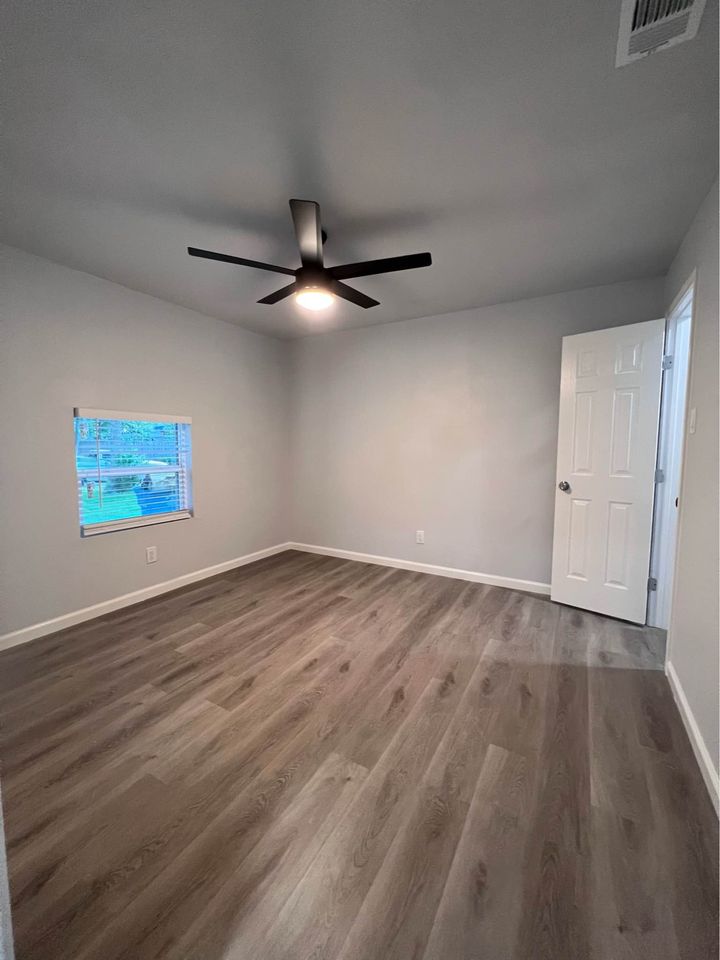 3 Beds 1 Bath - House photo'