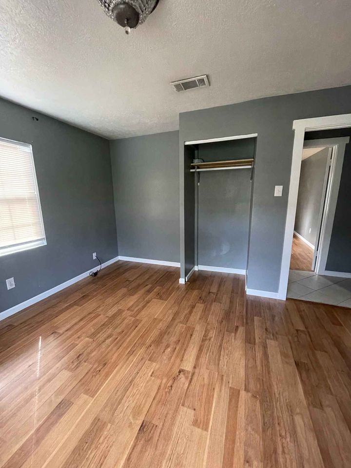 3 Beds 1 Bath - House photo'