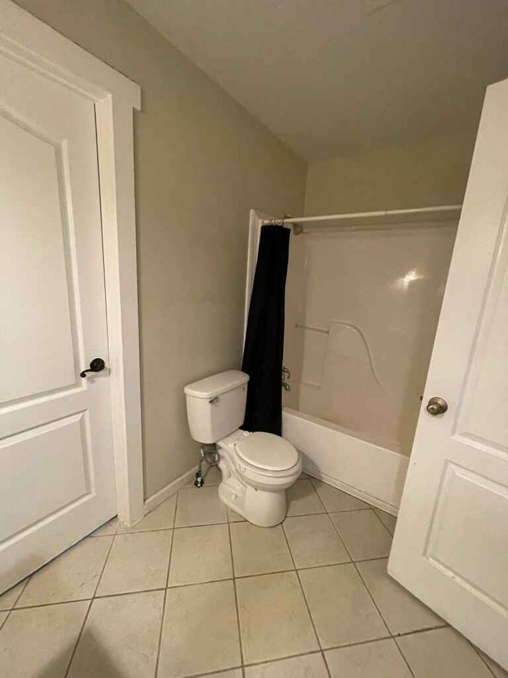 3 Beds 1 Bath - House photo'