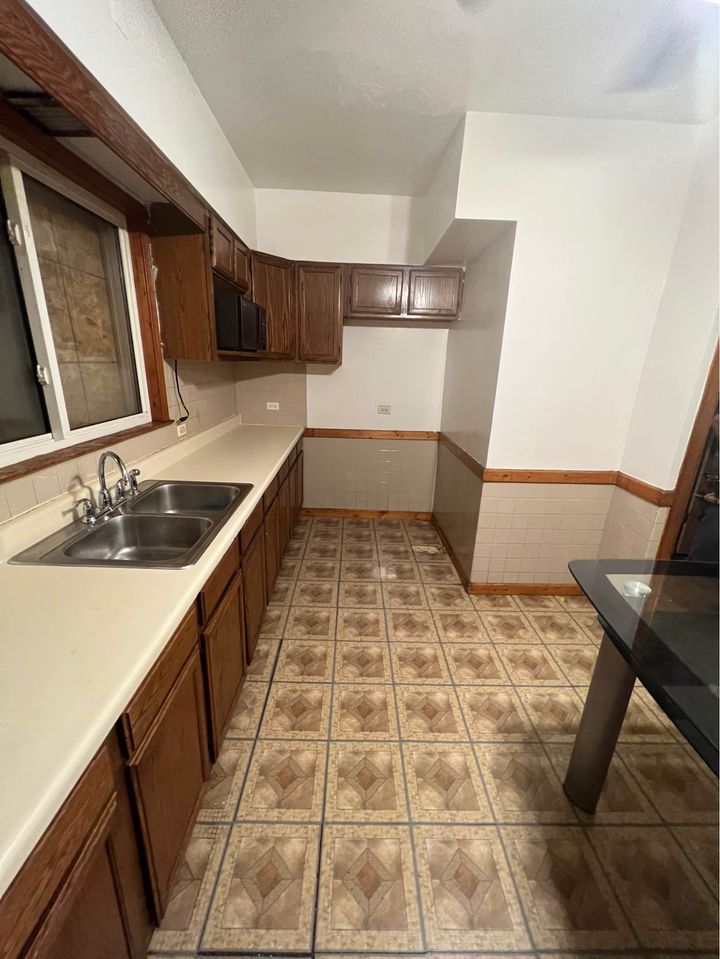 4 Beds 1 Bath - House photo'