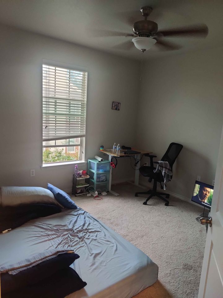 Private room with attached bathroom for sublease photo'