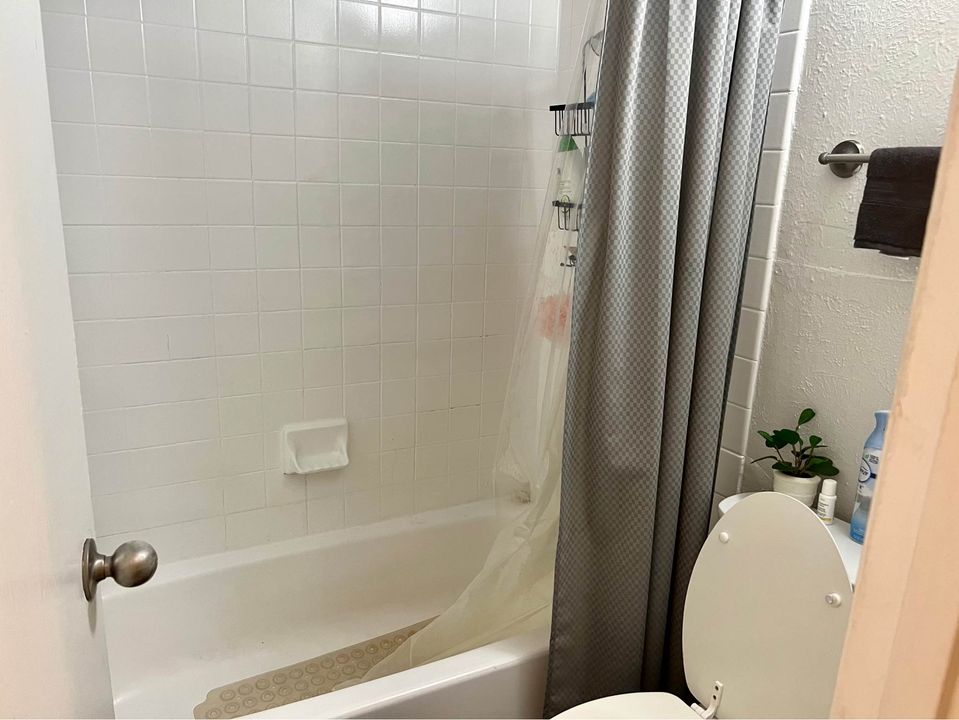 1 Bed 1 Bath - Apartment - 14