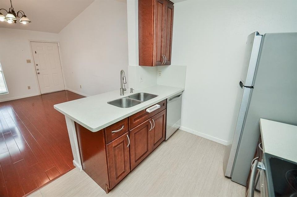 1 Bed 1 Bath Townhouse photo'