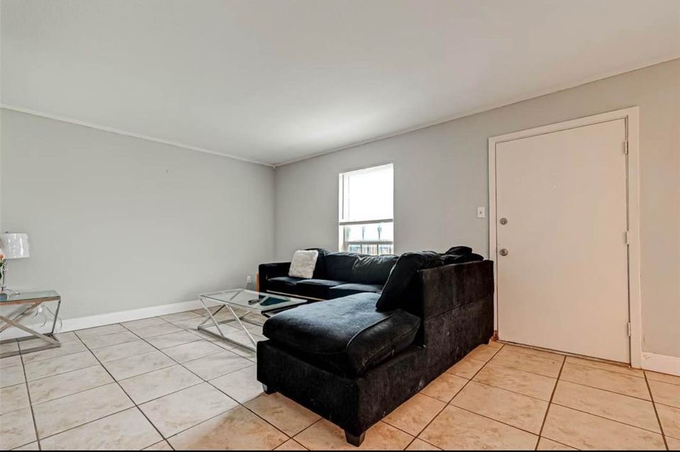 1 Bed 1 Bath - Townhouse photo'