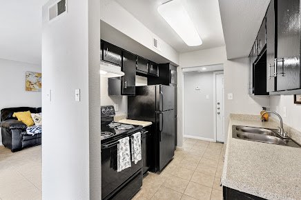 1 Bed 2 Baths - Townhouse photo'