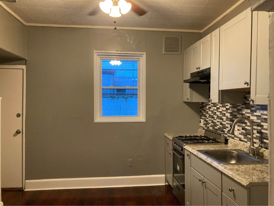 2 Beds 1 Bath - House photo'