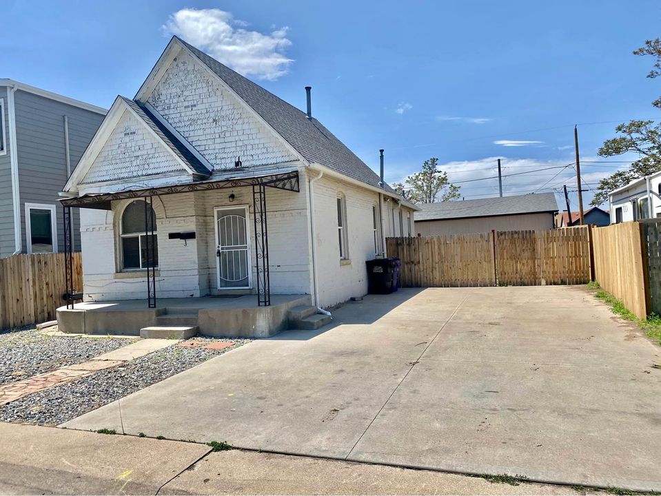 2 Beds 1 Bath - House photo'