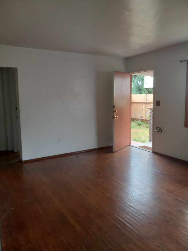 2 Beds 1 Bath House photo'