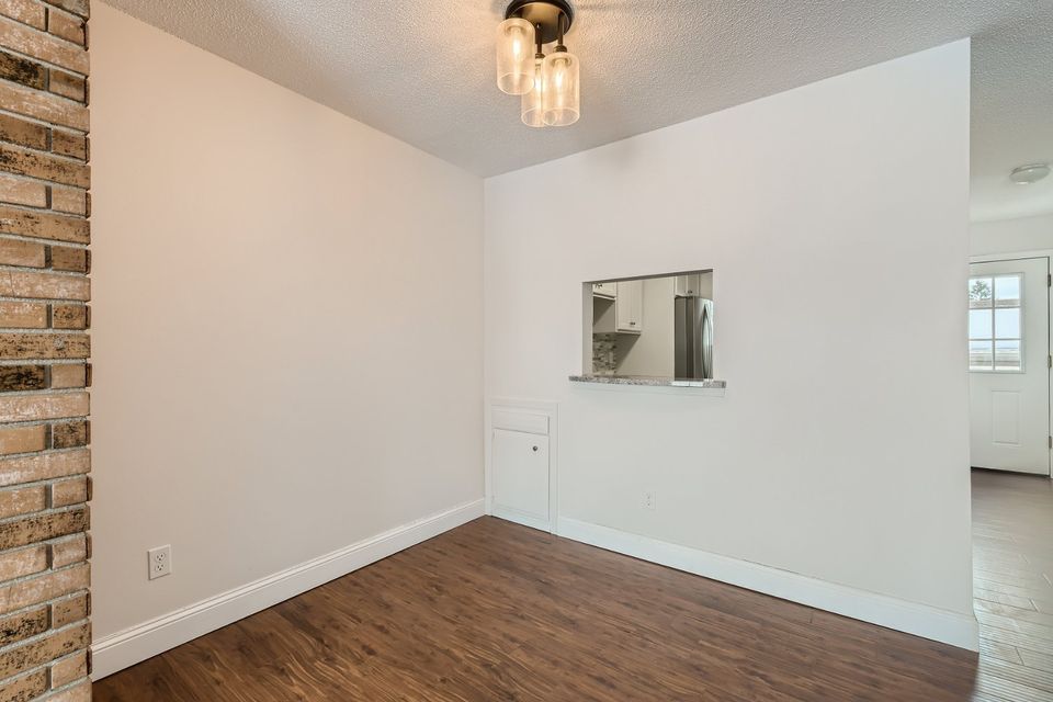 2 Beds 1 Bath Townhouse photo'