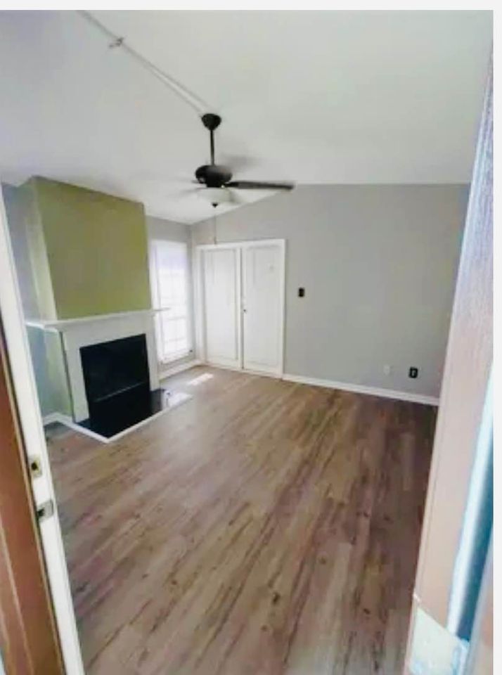 2 Beds 1 Bath - Townhouse photo'