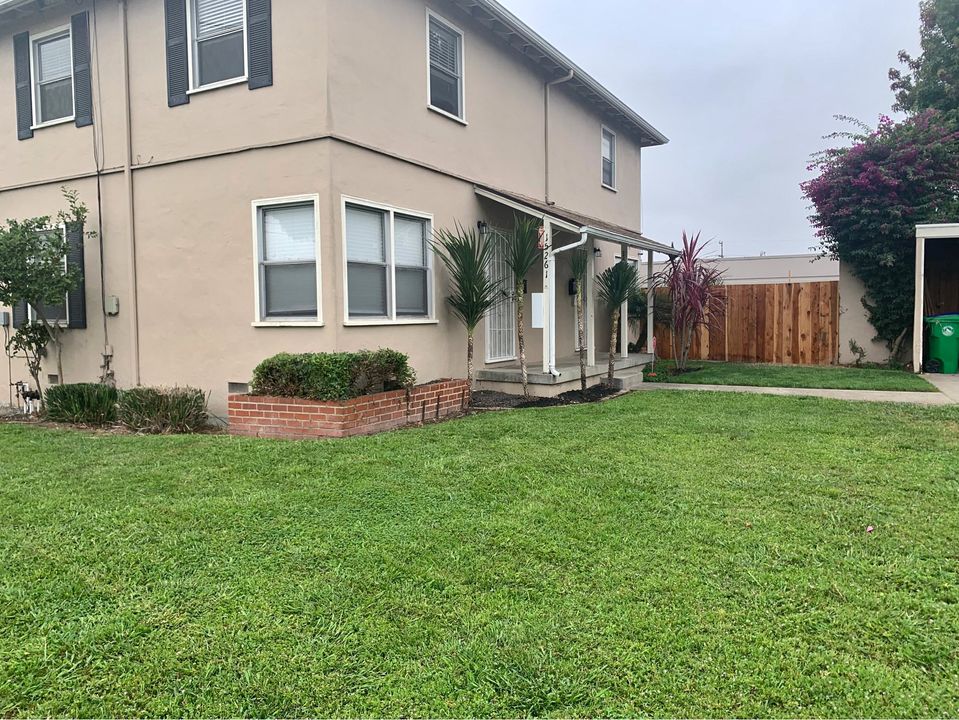 2 Beds 1 Bath - Townhouse