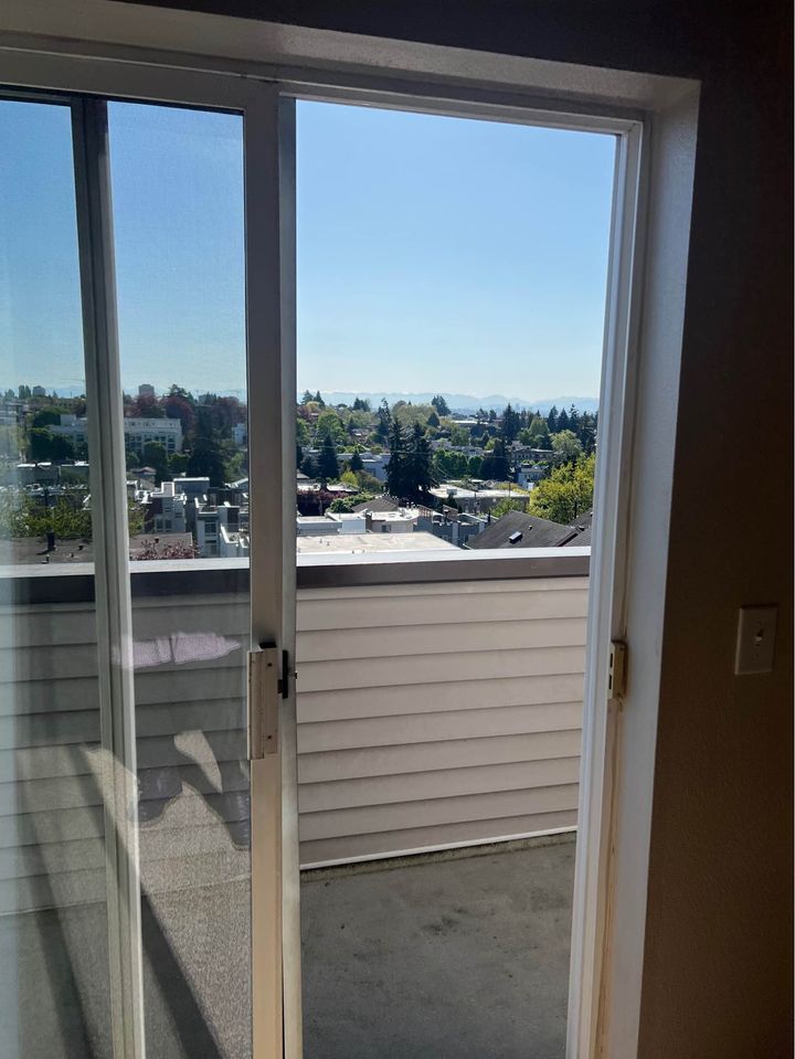 2 Beds 2 Baths - Apartment - 12