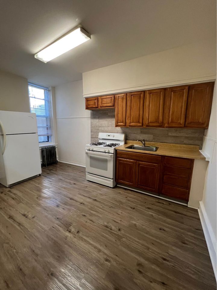 3 Beds 1 Bath - Apartment photo'