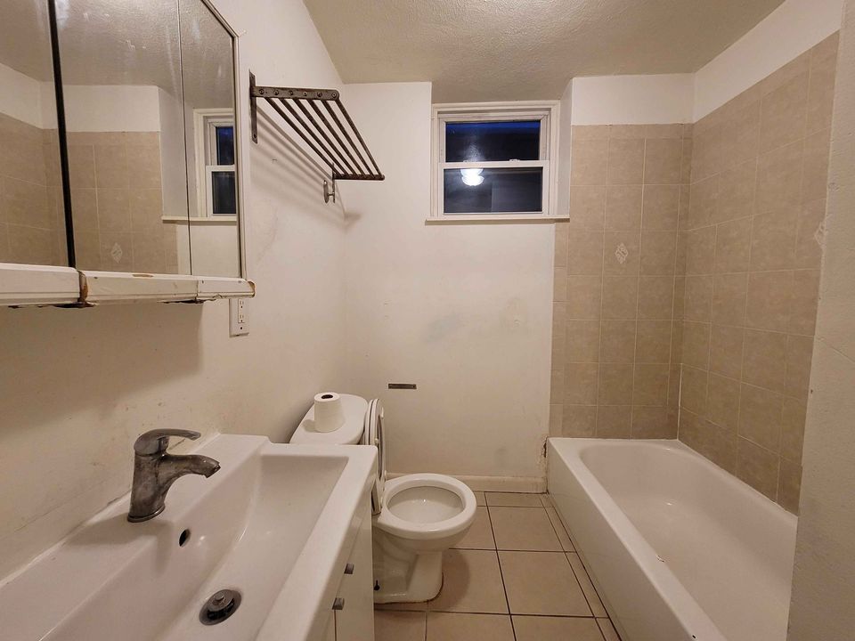 3 Beds 1 Bath - Apartment photo'