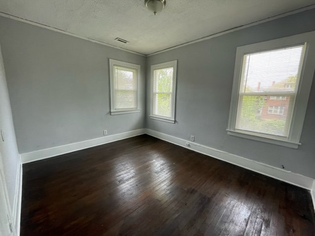 3 Beds 1 Bath Apartment photo'