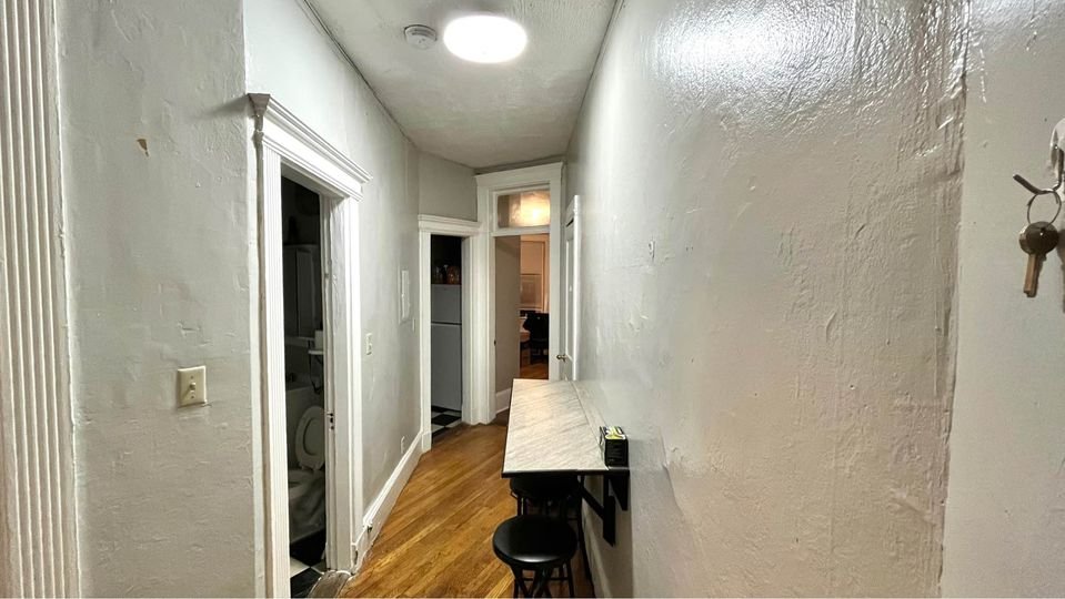 3 Beds 1 Bath Apartment photo'