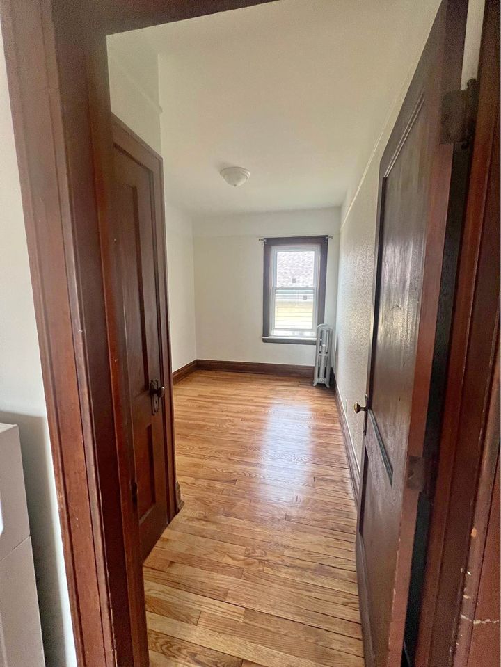 3 Beds 1 Bath - Apartment