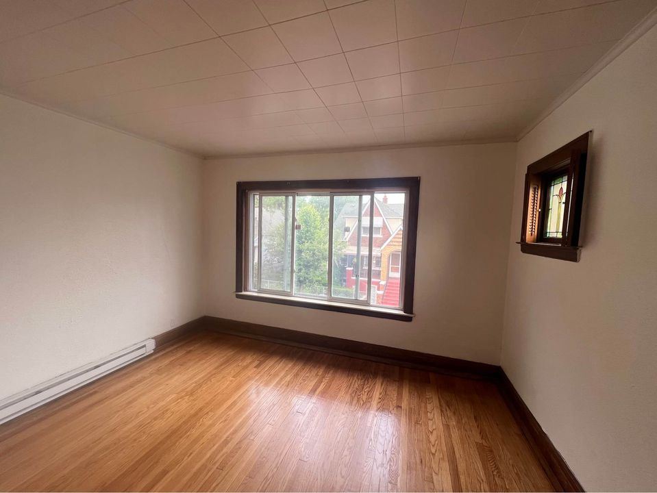 3 Beds 1 Bath - Apartment - 8