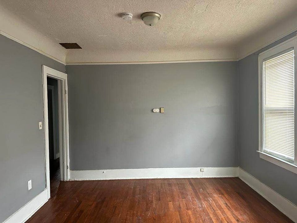 3 Beds 1 Bath - Apartment photo'