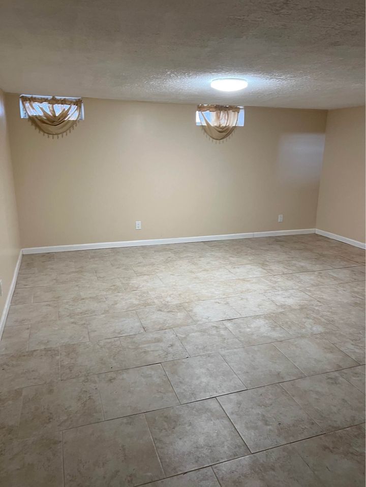 3 Beds 1 Bath - House photo'