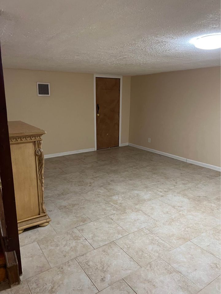 3 Beds 1 Bath - House photo'