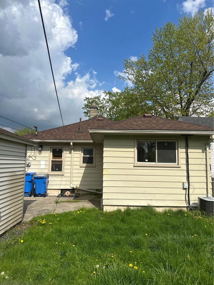 3 Beds 1 Bath - House photo'