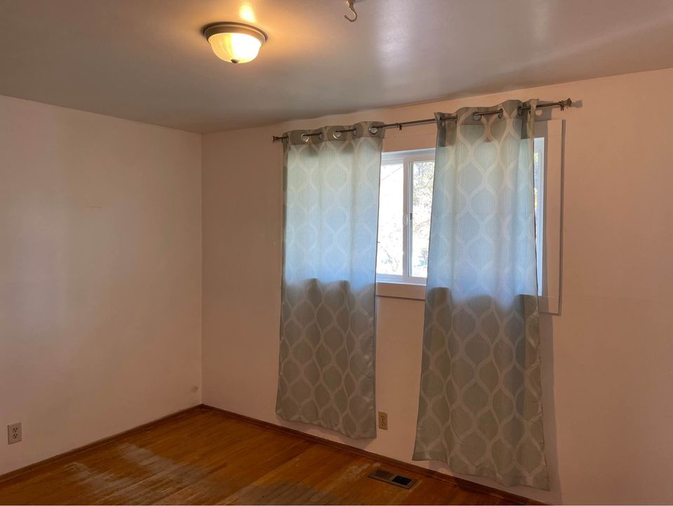 3 Beds 1 Bath - House photo'