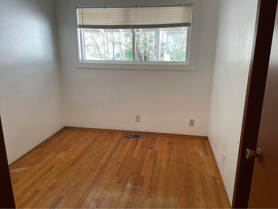 3 Beds 1 Bath - House photo'