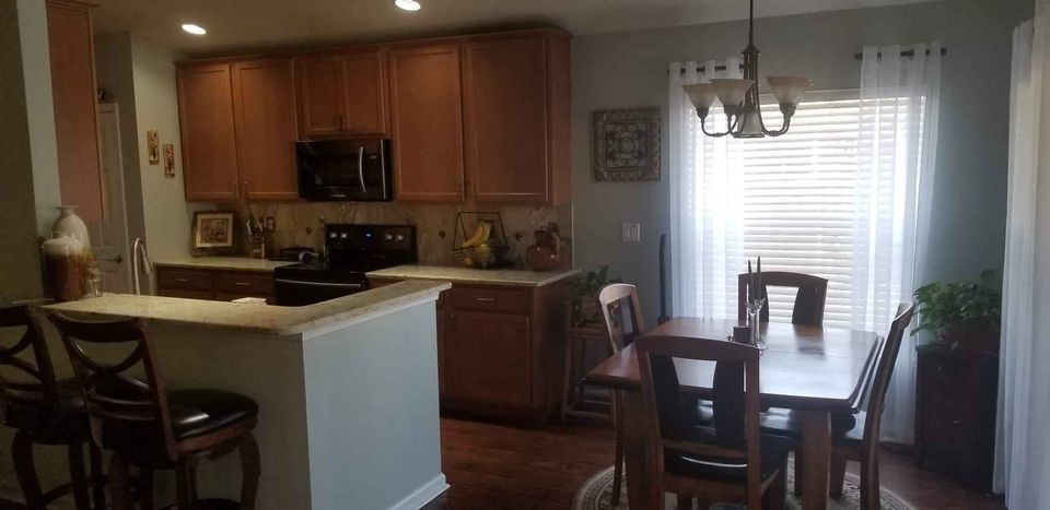 3 Beds 2 Baths - Townhouse - 14