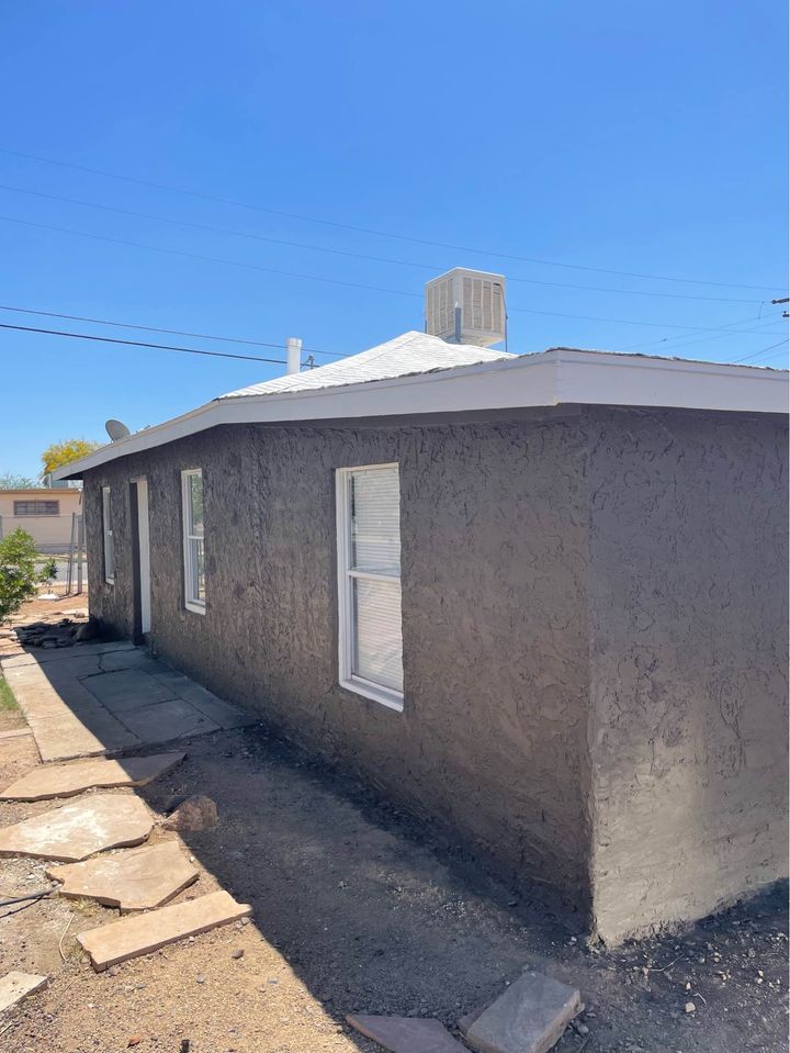 4 Beds 1 Bath - House photo'