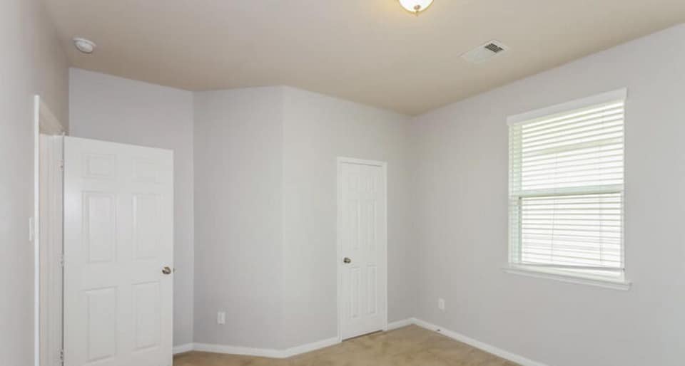título: Beautiful home for rent 4 bedroom 2 bathroom alquilar :$1060 pies cuadrados:1736 direcc photo'