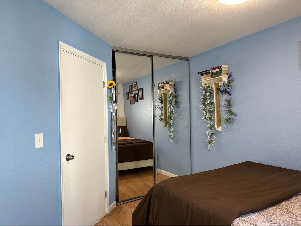 1 Bed 1 Bath - Townhouse photo'