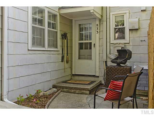 2 Beds 1.5 Baths Townhouse - 8