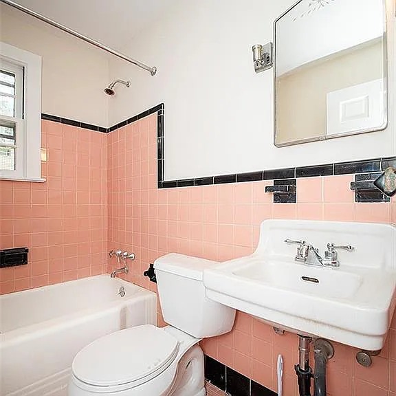 2 Beds 1 Bath House photo'