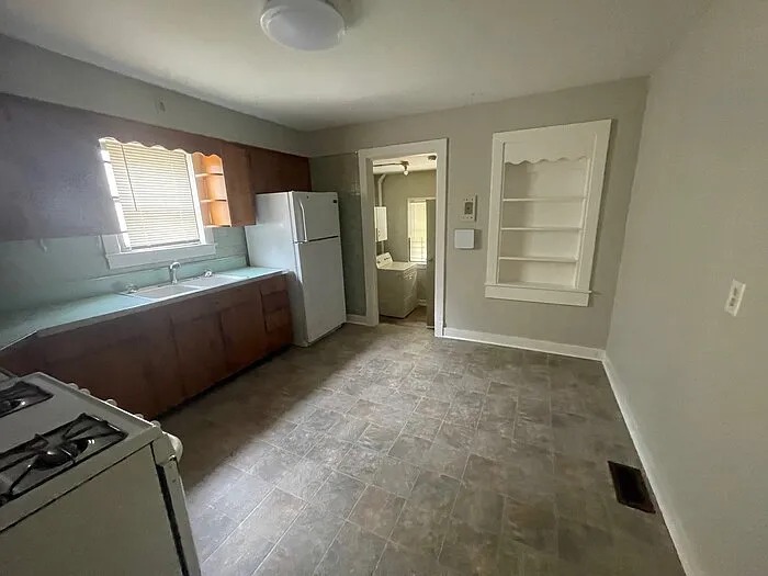 2 Beds 1 Bath House photo'