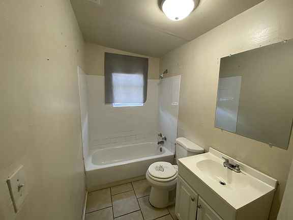 2 Beds 1 Bath - House photo'