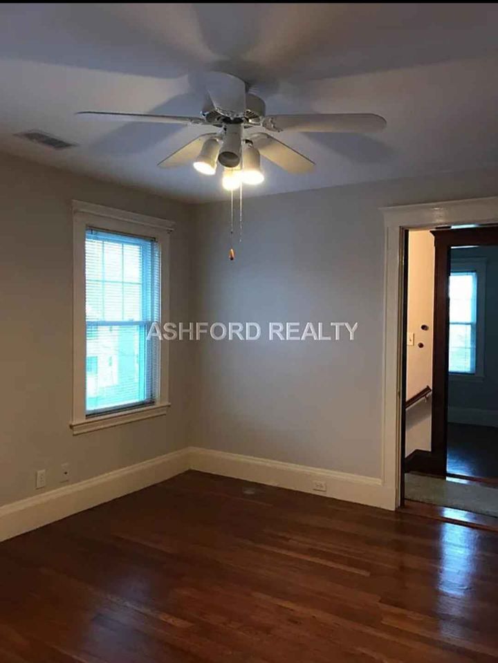 2 Beds 1 Bath - House photo'