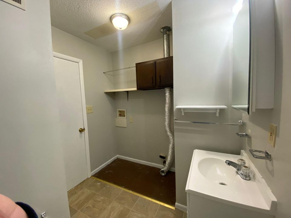 2 Beds 1 Bath Townhouse photo'