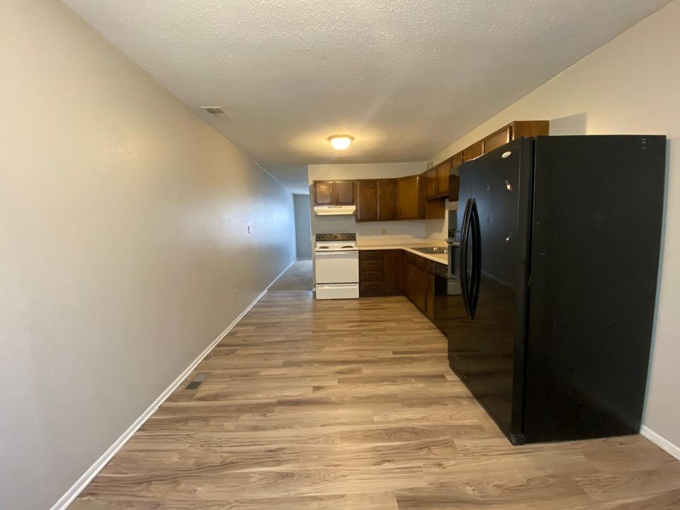 2 Beds 1 Bath Townhouse photo'