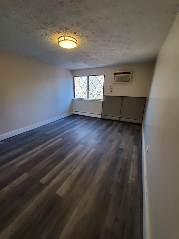 2 Beds 1 Bath Townhouse photo'