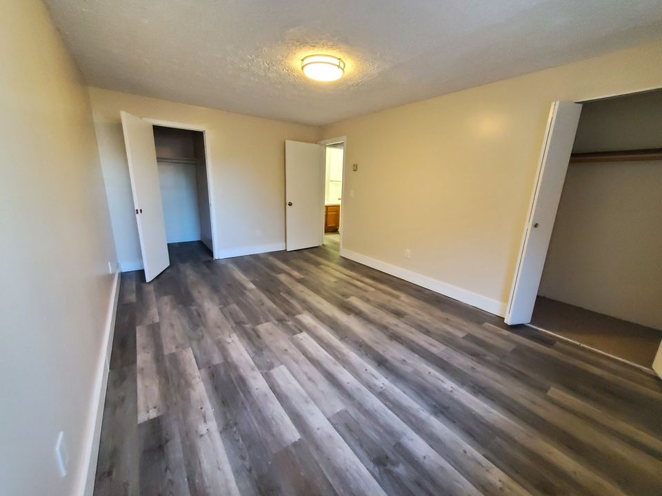 2 Beds 1 Bath Townhouse photo'