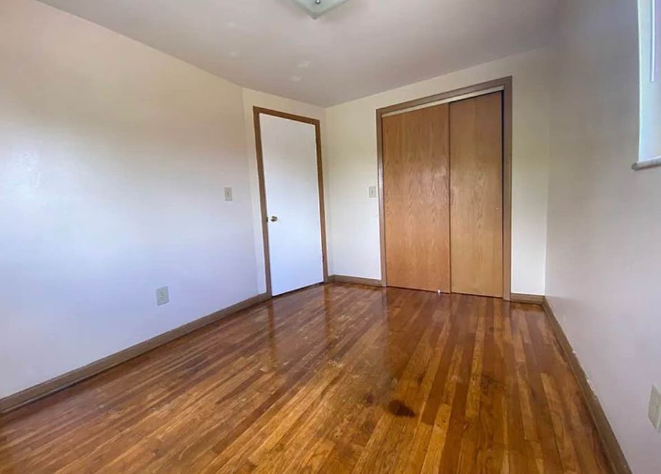 2 Beds 1 Bath - Townhouse photo'